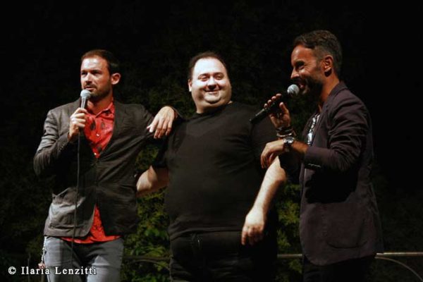 Gianluca Impastato e Gianni Astone sul palco con Nico Lorusso